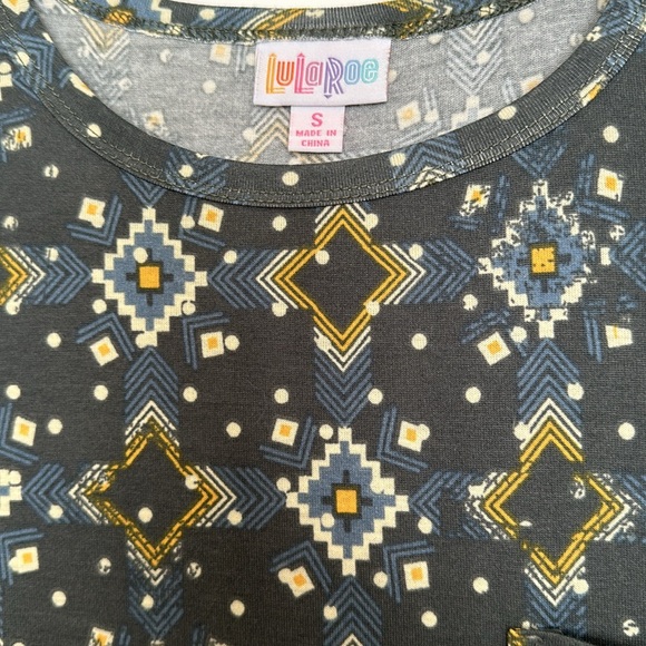 Like NEW Lularoe Carly dress Sz Sm - Picture 2 of 3